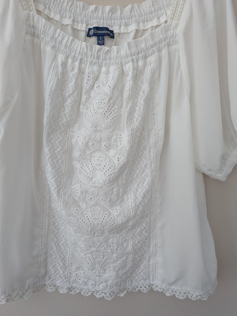 Democracy White Boho Embroidered Eyelet Peasant Blouse Puff Sleeve Size L - Picture 4 of 8